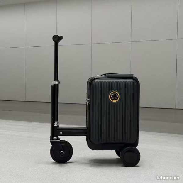 Self-Propelled smart suitcase
